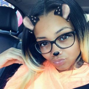 Meet your Posher, Nieva